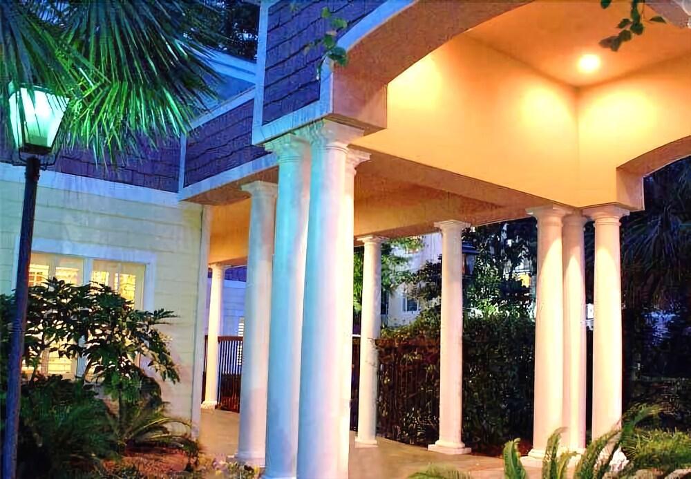 Hotel By Marriott Charleston Mt. Pleasant 3*