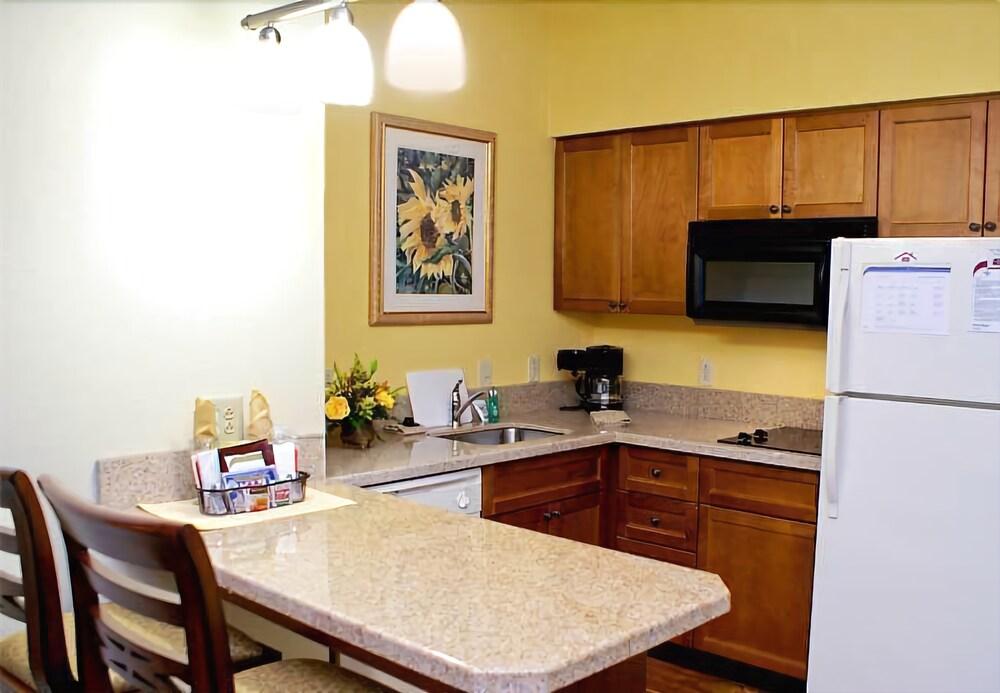 By Marriott Charleston Mt. Pleasant Hotel 3*