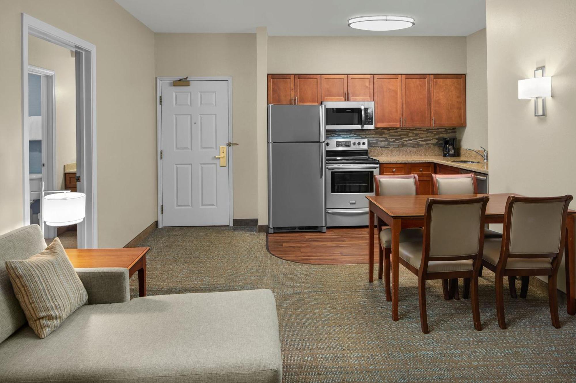 Hotel By Marriott Charleston Mt. Pleasant