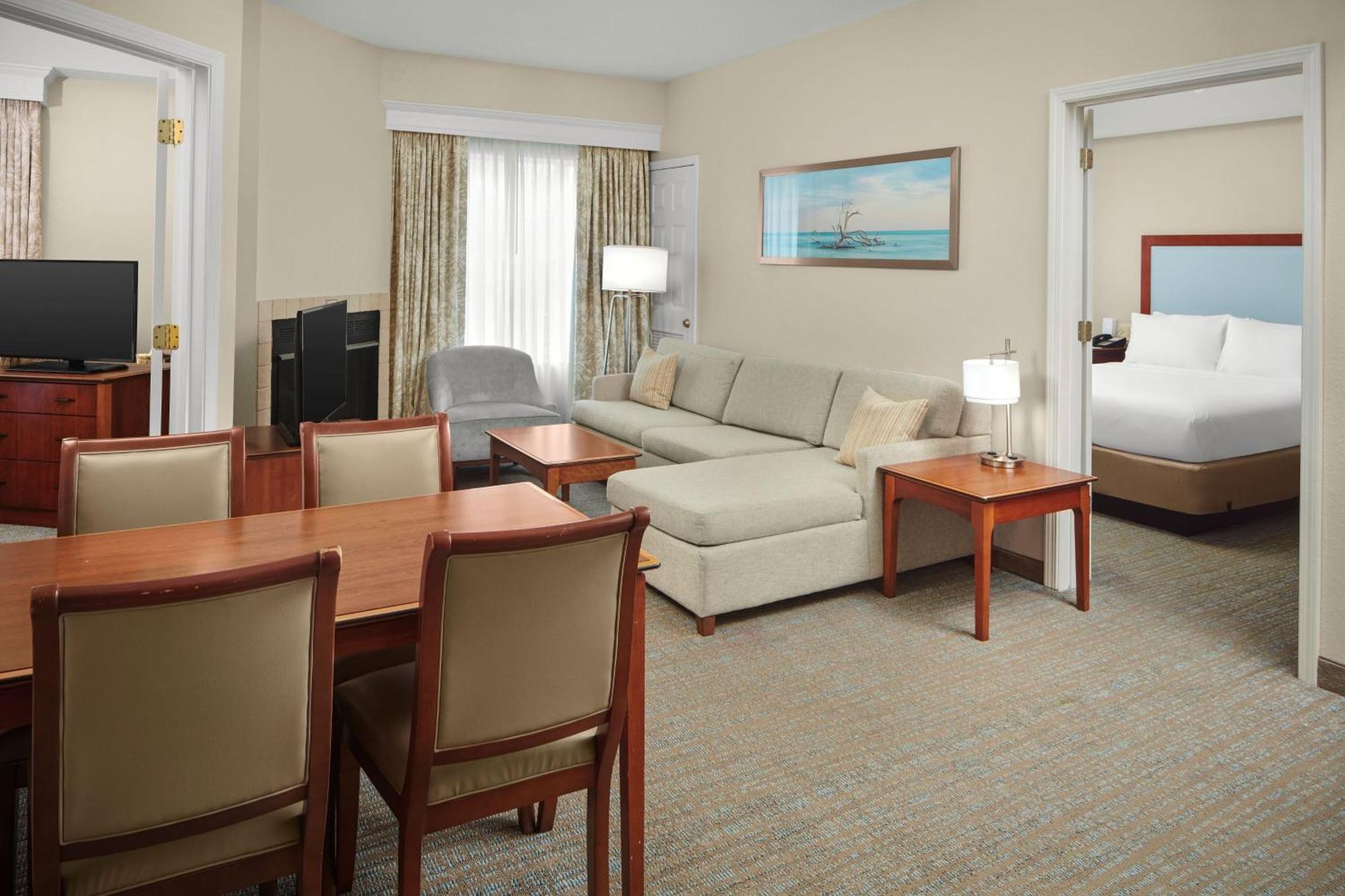 Hotel By Marriott Charleston Mt. Pleasant 3*