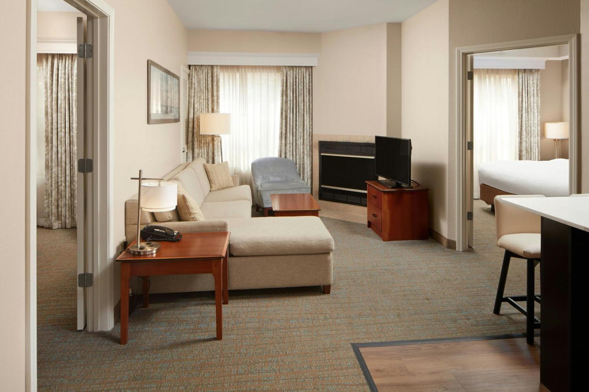 Hotel By Marriott Charleston Mt. Pleasant 3*