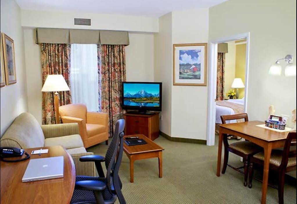 Hotel By Marriott Charleston Mt. Pleasant 3*